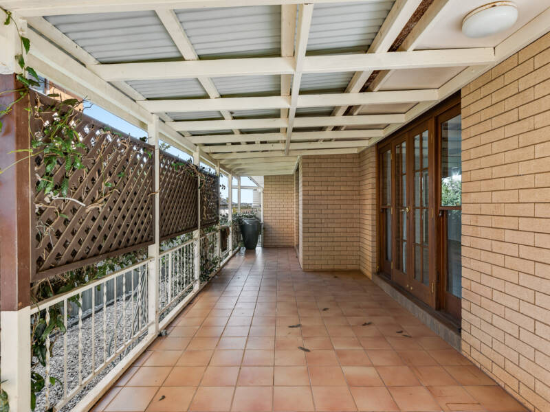 22 Barrymount Cres, Mount Lofty, QLD 4350 Australia