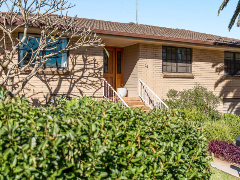 22 Barrymount Cres, Mount Lofty, QLD 4350 Australia