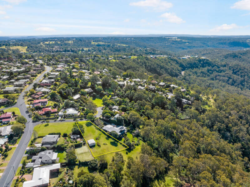 11 Scenic Cres, Blue Mountain Heights, QLD 4350 Australia