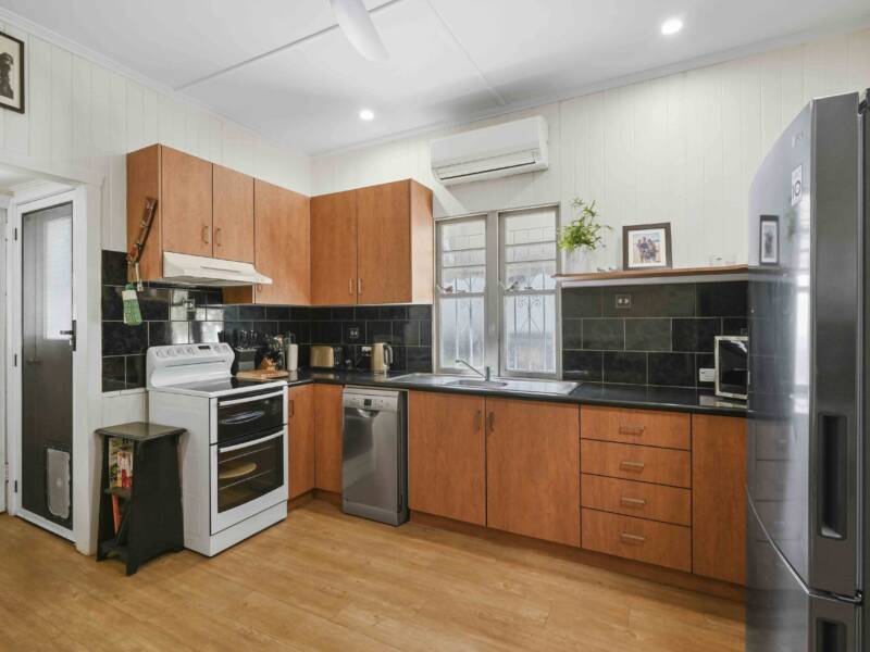 1/23 Glendower St, Mount Lofty, QLD 4350 Australia