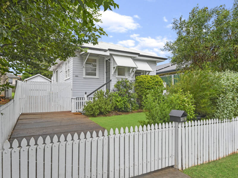 38B Haig St, South Toowoomba, QLD 4350 Australia