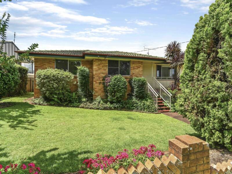 21 Flinders St, Centenary Heights, QLD 4350 Australia