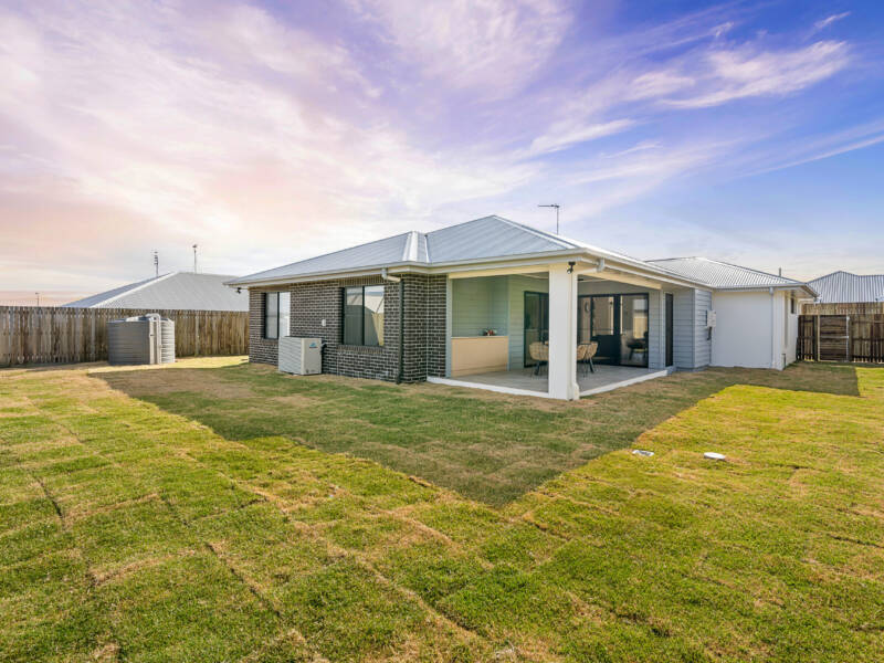 35 O'Neill Cct, Kearneys Spring, QLD 4350 Australia