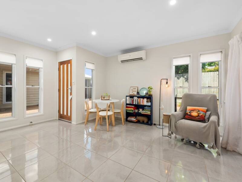 1/5a Hughes St, Centenary Heights, QLD 4350 Australia