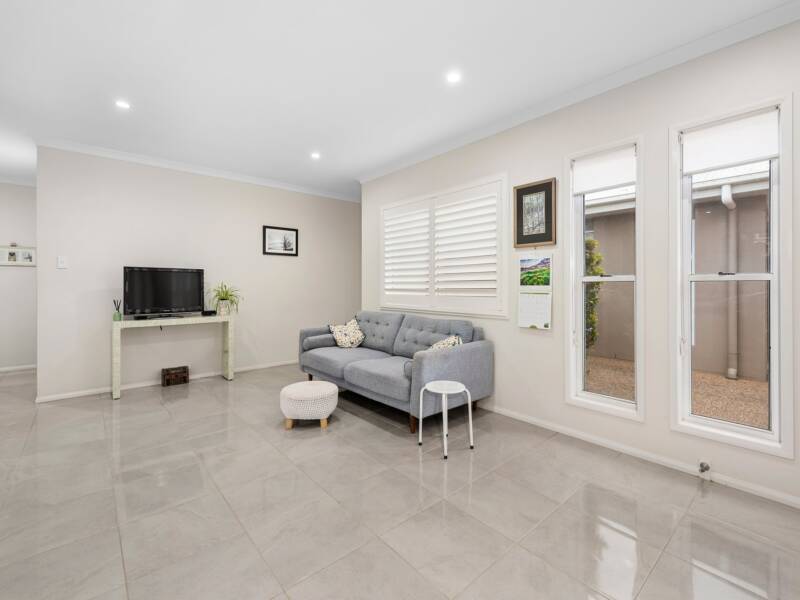 1/5a Hughes St, Centenary Heights, QLD 4350 Australia