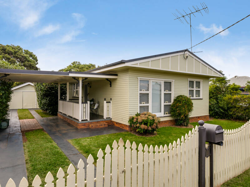 1 Bernard St, Newtown, QLD 4350 Australia