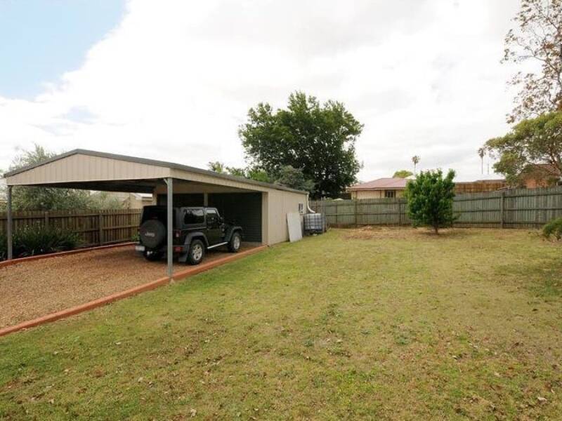 33 Moloney St, North Toowoomba, QLD 4350 Australia