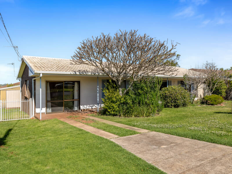 74 Jack St, Darling Heights, QLD 4350 Australia