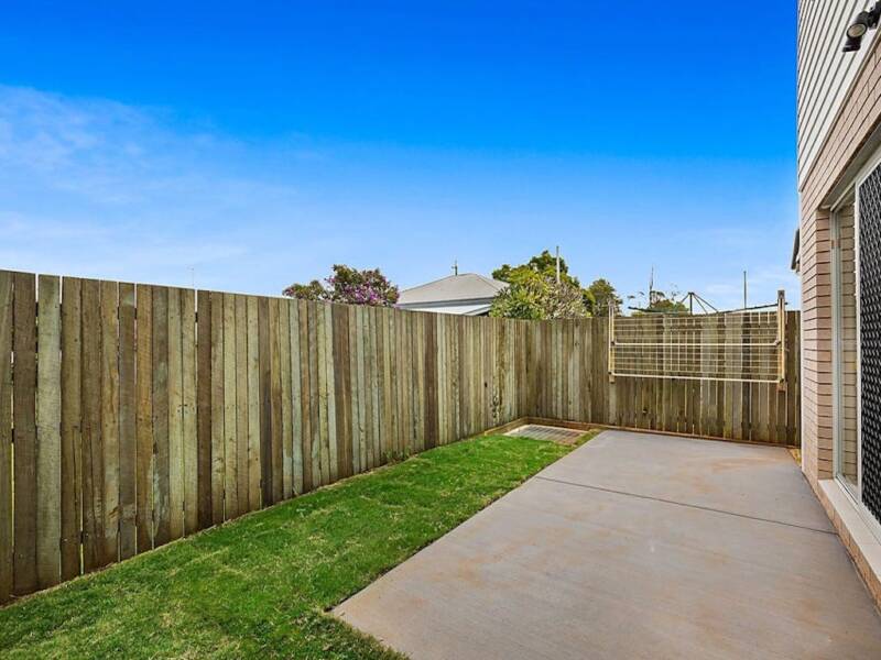 1/68 Alford St, Mount Lofty, QLD 4350 Australia