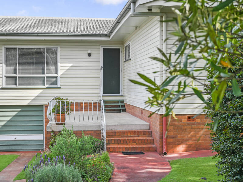 2 Alfred St, Mount Lofty, QLD 4350 Australia