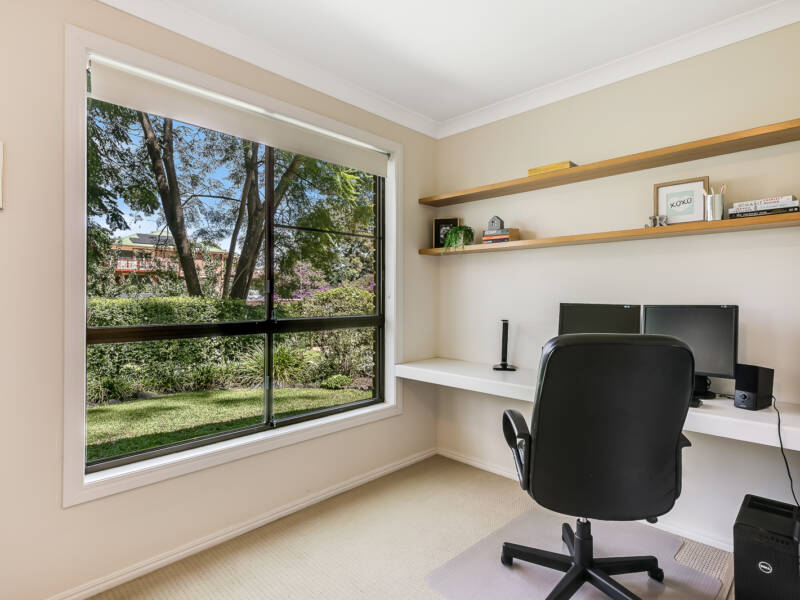 23 Amos Cres, Mount Lofty, QLD 4350 Australia