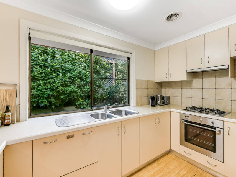 23 Amos Cres, Mount Lofty, QLD 4350 Australia