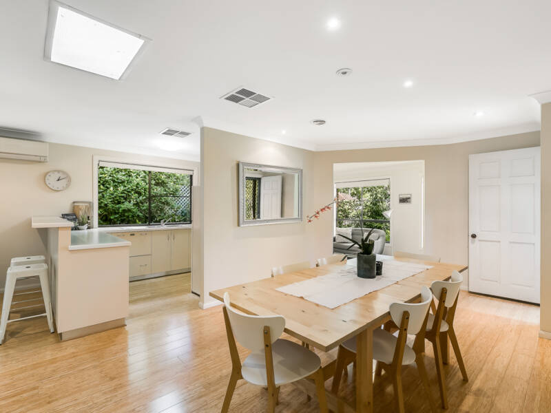 23 Amos Cres, Mount Lofty, QLD 4350 Australia