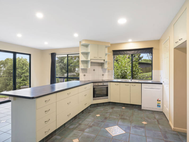 16 Murphys Creek Rd, Blue Mountain Heights, QLD 4350 Australia