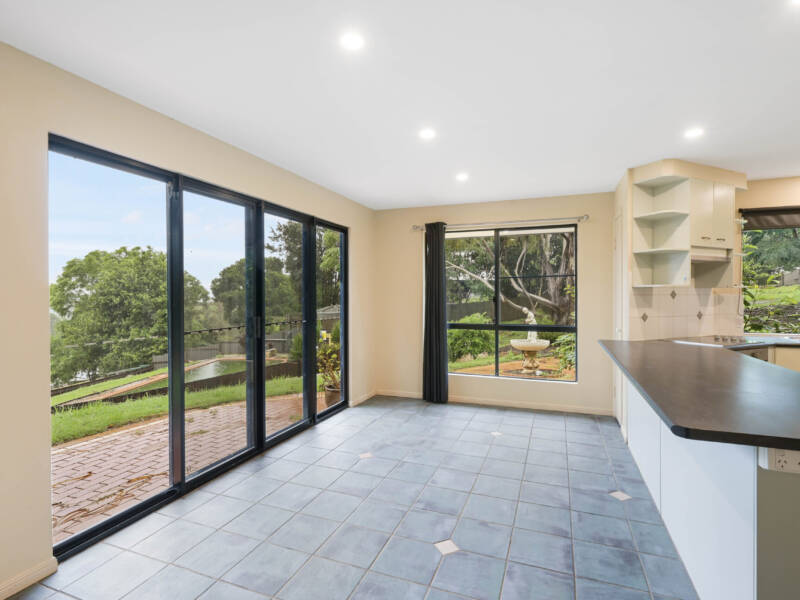 16 Murphys Creek Rd, Blue Mountain Heights, QLD 4350 Australia