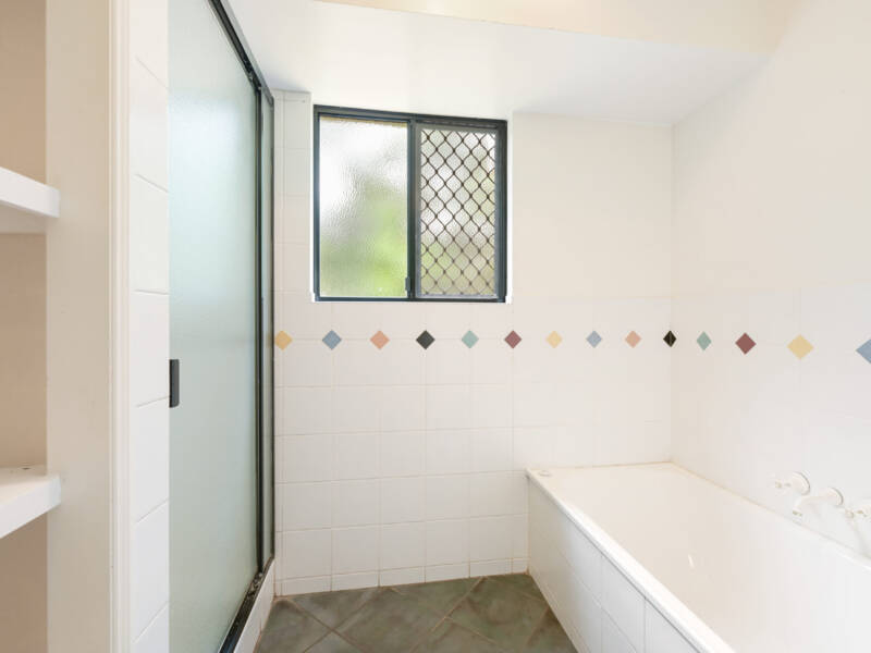 16 Murphys Creek Rd, Blue Mountain Heights, QLD 4350 Australia