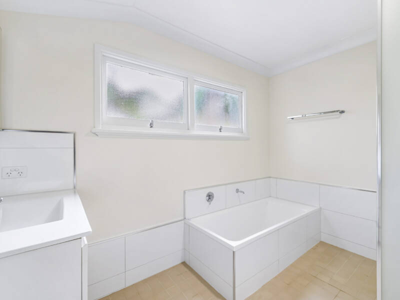 275 James St, Newtown, QLD 4350 Australia