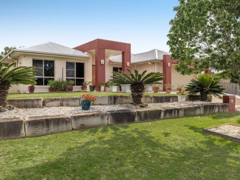 18 Howard St, Middle Ridge, QLD 4350 Australia
