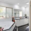 18 Howard St, Middle Ridge, QLD 4350 Australia
