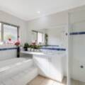 18 Howard St, Middle Ridge, QLD 4350 Australia