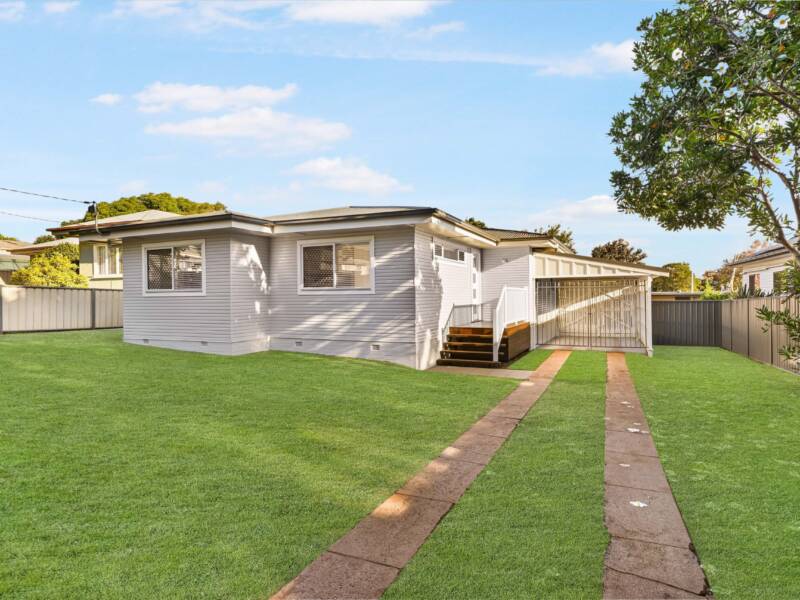 298 Alderley St, Centenary Heights, QLD 4350 Australia