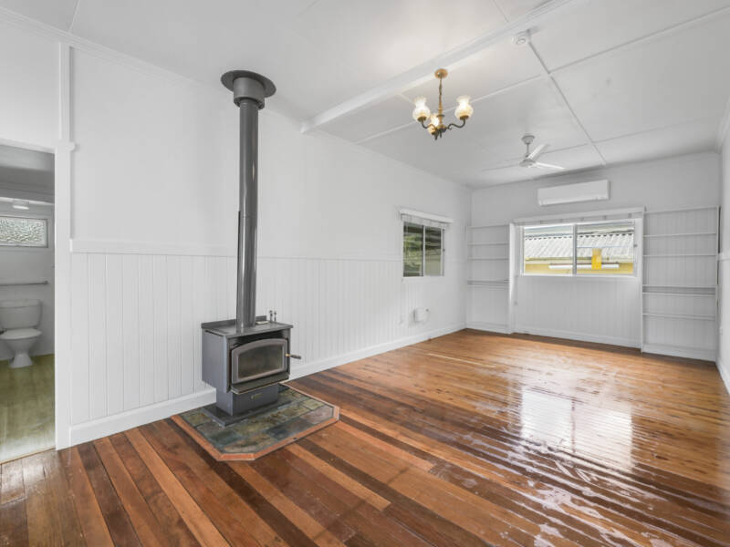 33 Mcintyre St, Centenary Heights, QLD 4350 Australia