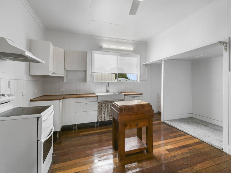 33 Mcintyre St, Centenary Heights, QLD 4350 Australia