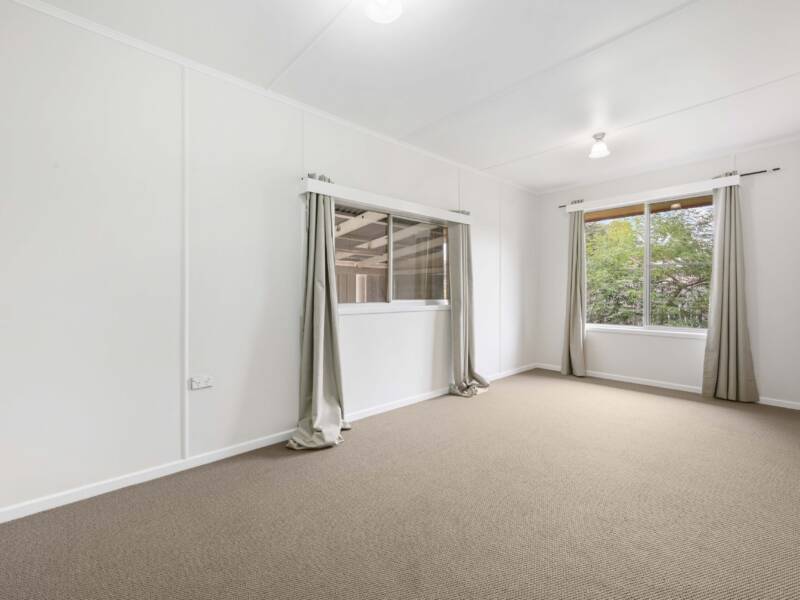 27 Makepeace St, Rockville, QLD 4350 Australia