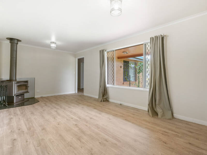 27 Makepeace St, Rockville, QLD 4350 Australia