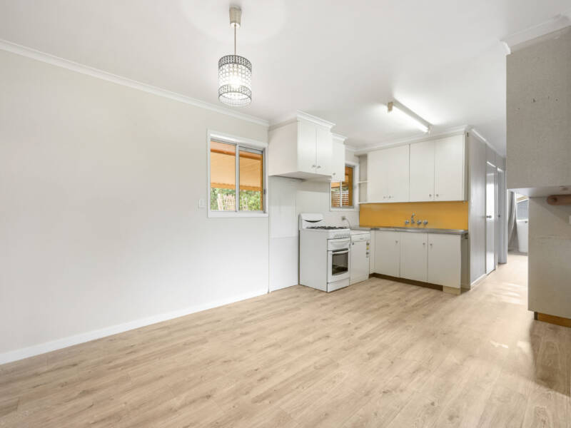 27 Makepeace St, Rockville, QLD 4350 Australia