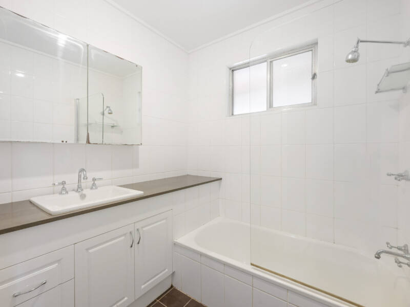 27 Makepeace St, Rockville, QLD 4350 Australia