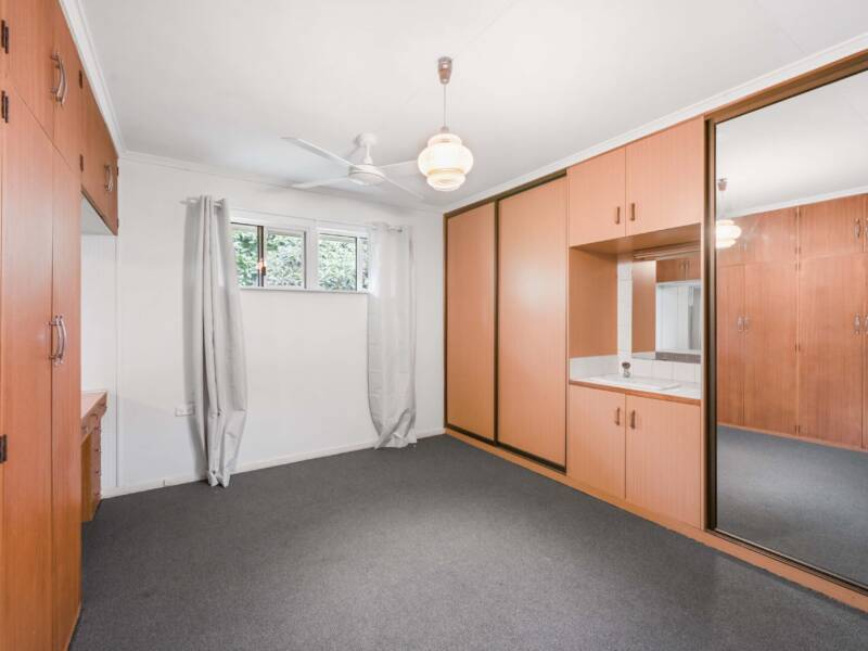 7 Rowe St, Centenary Heights, QLD 4350 Australia
