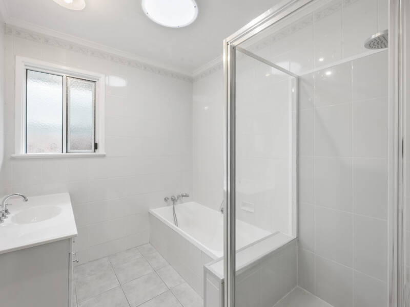 7 Rowe St, Centenary Heights, QLD 4350 Australia