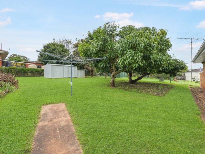7 Rowe St, Centenary Heights, QLD 4350 Australia