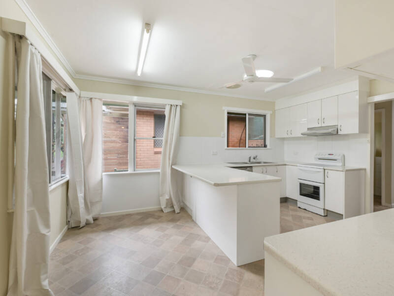 7 Rowe St, Centenary Heights, QLD 4350 Australia