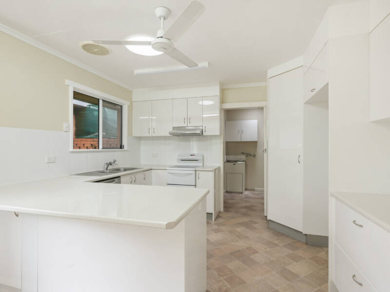 7 Rowe St, Centenary Heights, QLD 4350 Australia