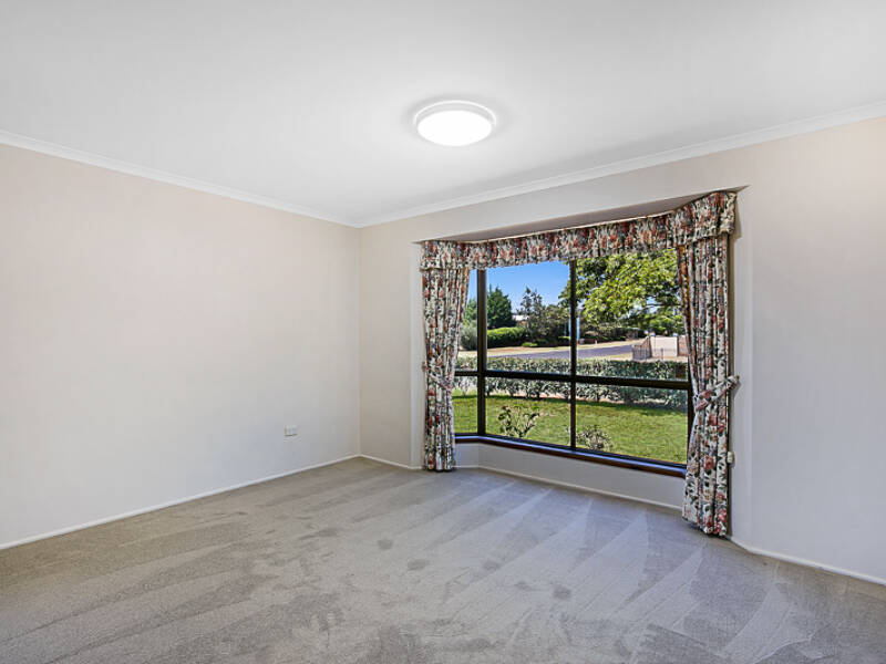 1 Calypso Cres, Middle Ridge, QLD 4350 Australia