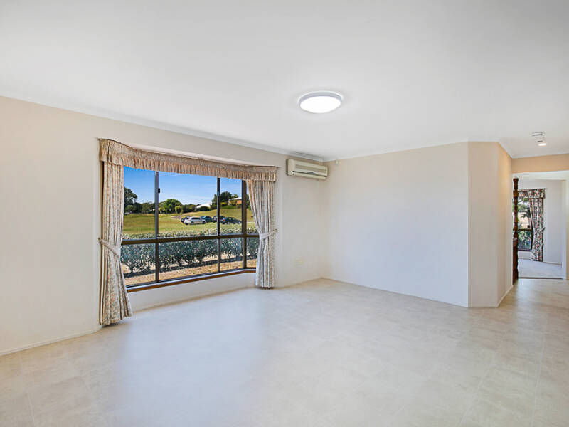 1 Calypso Cres, Middle Ridge, QLD 4350 Australia