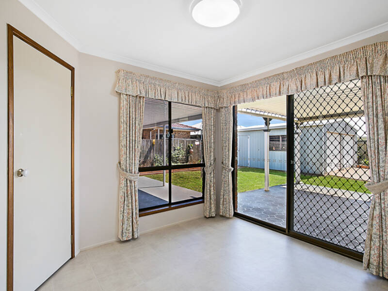 1 Calypso Cres, Middle Ridge, QLD 4350 Australia