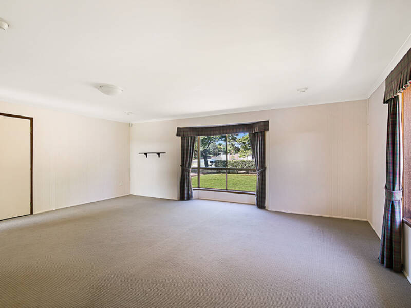 1 Calypso Cres, Middle Ridge, QLD 4350 Australia