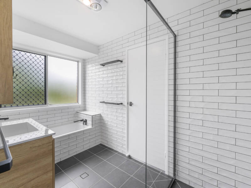 4 Matthews St, Harristown, QLD 4350 Australia