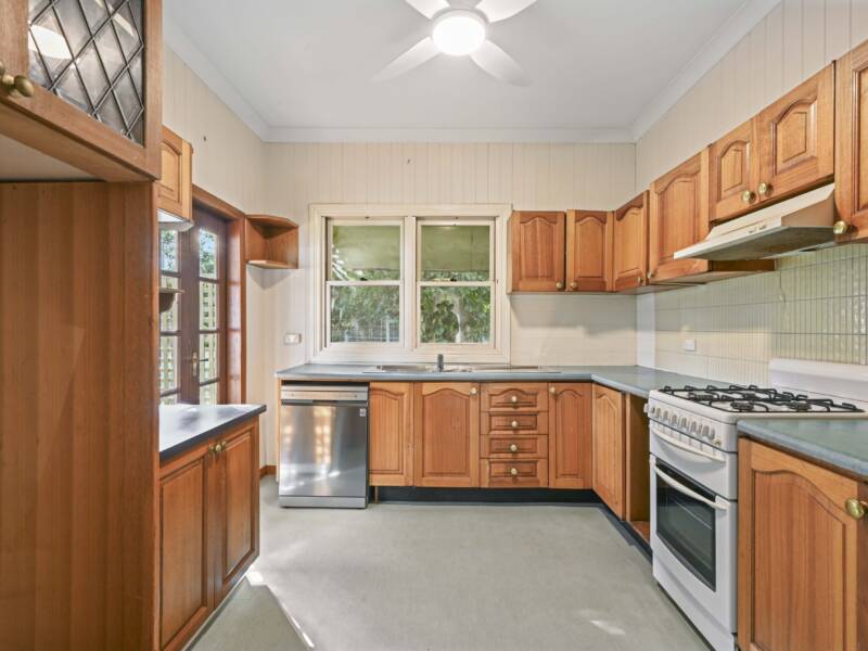 8 McCarthy St, Newtown, QLD 4350 Australia