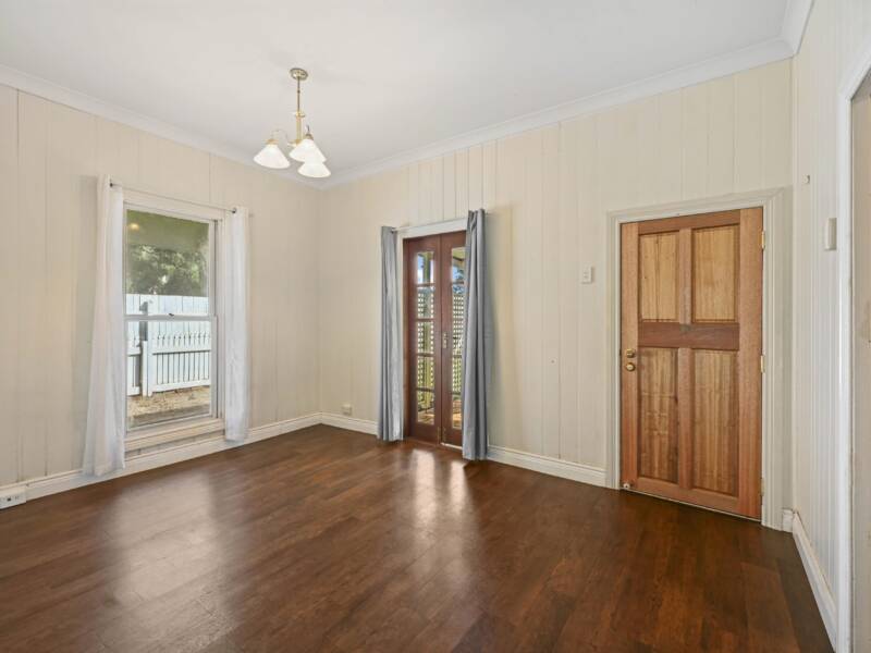 8 McCarthy St, Newtown, QLD 4350 Australia