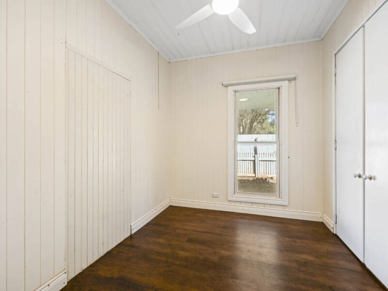 8 McCarthy St, Newtown, QLD 4350 Australia