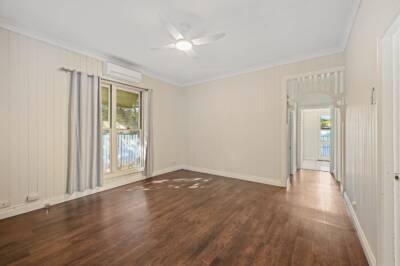 8 McCarthy St, Newtown, QLD 4350 Australia