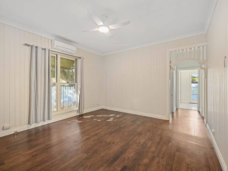 8 McCarthy St, Newtown, QLD 4350 Australia