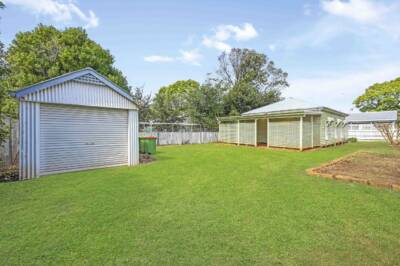 8 McCarthy St, Newtown, QLD 4350 Australia