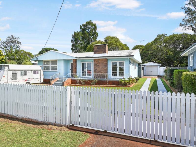 13 Lloyd St, Harristown, QLD 4350 Australia