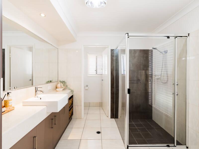 19 Fallon Dr, Middle Ridge, QLD 4350 Australia