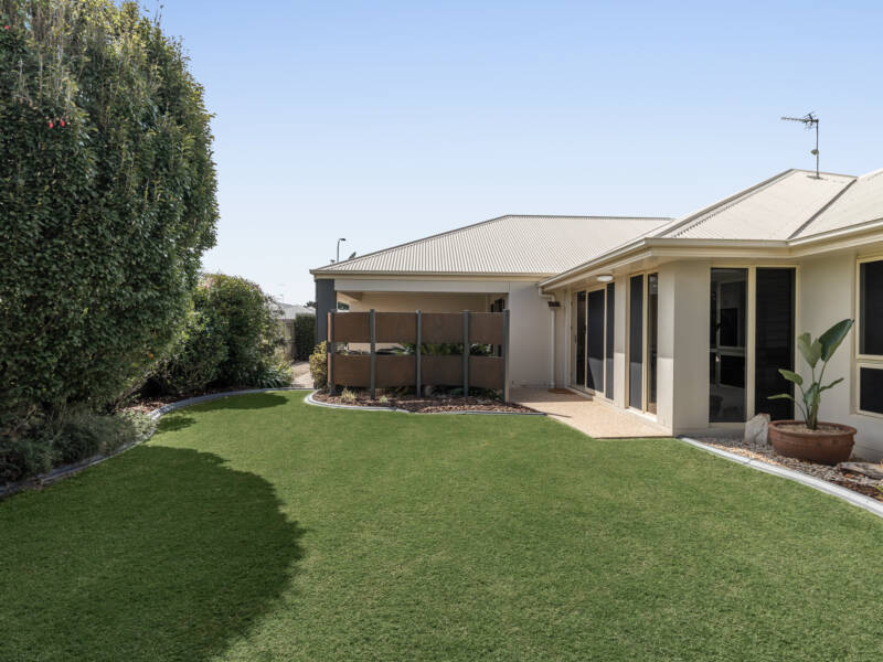 19 Fallon Dr, Middle Ridge, QLD 4350 Australia